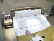 上帝视角小情侣开房 男人的口交和加藤鹰指先让女生情绪上来 然后对着逼 就是猛的开炮1