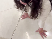 妇女节姐姐放假回来在全家福下把她绑起来操，人前的气质女神此刻就是条发情的狗，连射两次狂操一小时