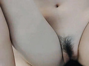 清纯学妹露脸跟小哥开房啪啪做爱给狼友看，让小哥无套插入，激情上位抱在怀里边亲边草，后入干小屁股真刺激