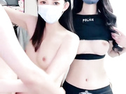 终于露脸啦【双飞一对姐妹花】7月最新，露脸很漂亮，两位身材也很极品，先操姐姐 再换妹妹，男主快精尽人亡啦