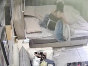 流出酒店偷拍❤️大学生情侣放假带着行李箱相聚妹子穿上情趣女仆装满足饥渴男友