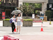 高清厕拍街头尾随美女进女厕偷窥骑踏板车的妹子察觉到B被人拍了,拉着脸心情好郁闷